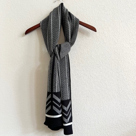Banana Republic Merino Wool Blend‎ Classic Knit Chevron Striped Scarf - Picture 8 of 10